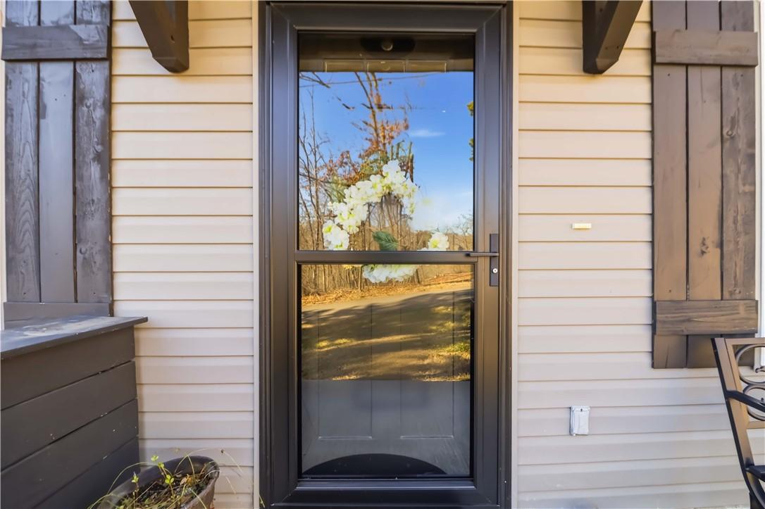 Image 4: Doorway to property