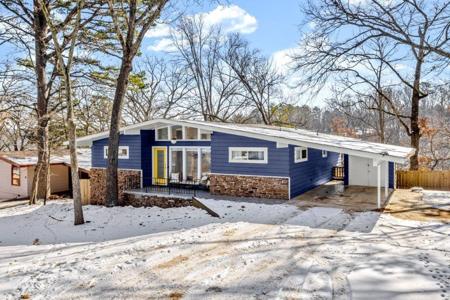 36 Sheneman Drive
