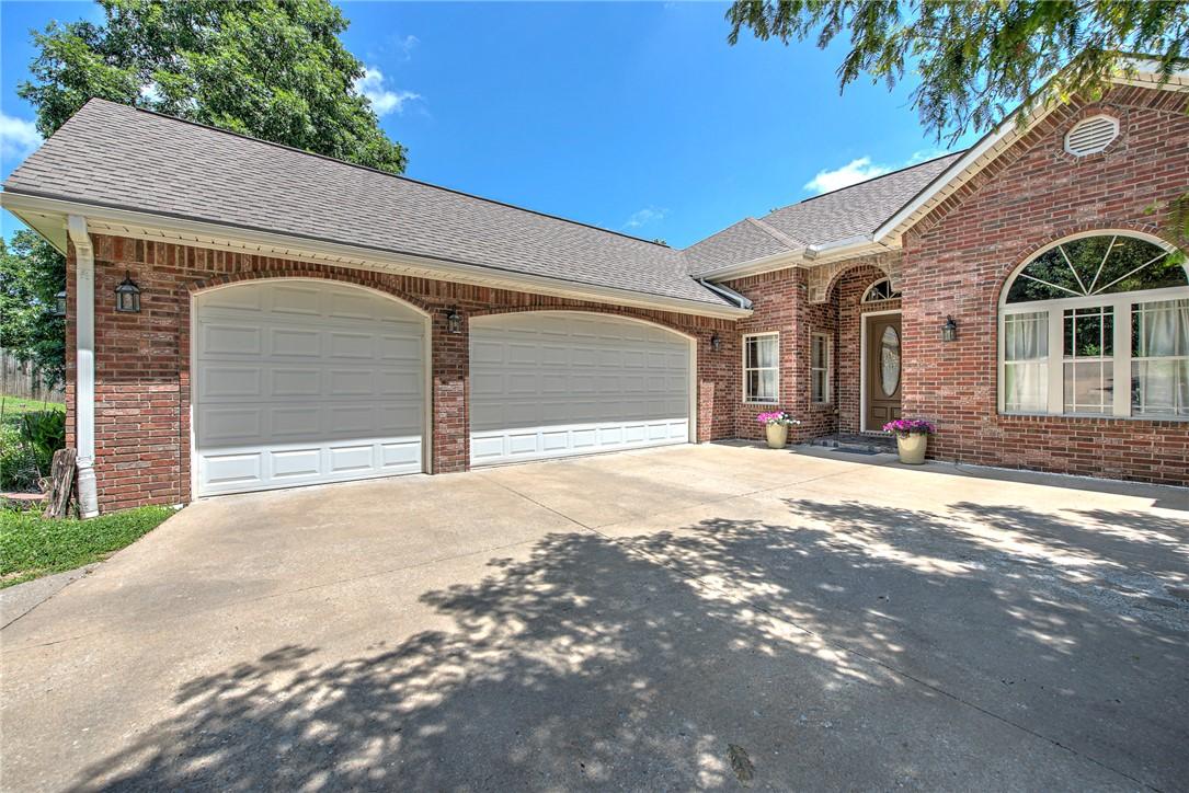 Image 3: Front house