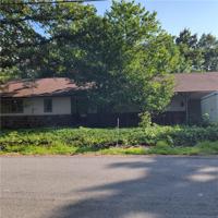 3 Churchill Drive