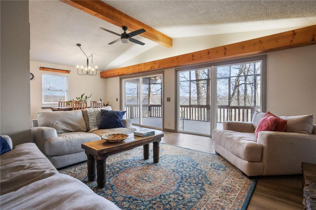 Image 3: Living Room
