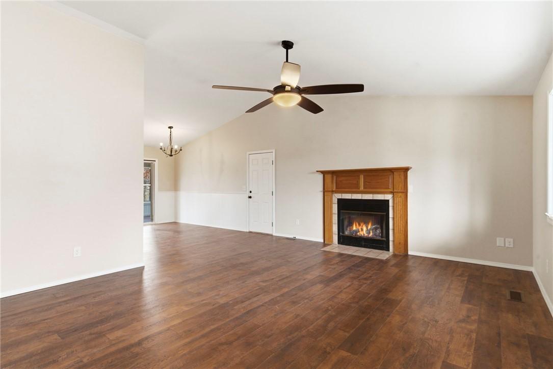 Image 4: Family Room