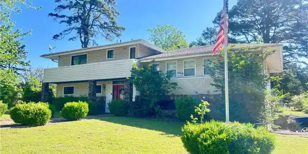 805 W Norristown Circle