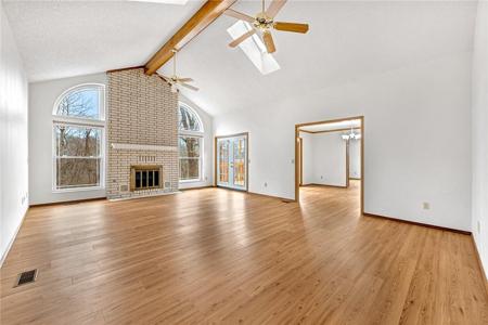 8488 Apple Glen