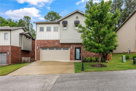 1466 N Desoto Place
