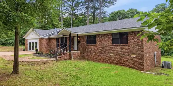 1603 Hilltop Drive