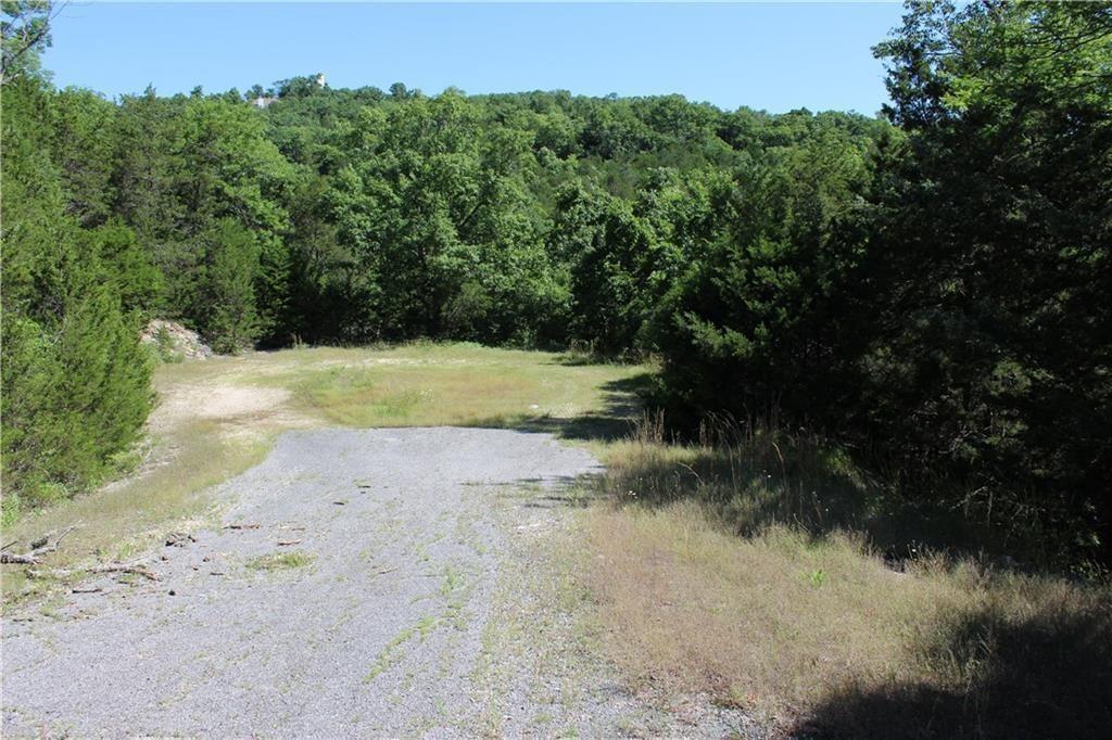 Image 1: Entrance to cul-de-sac