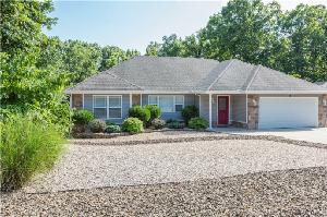 13 Lambourn  DR