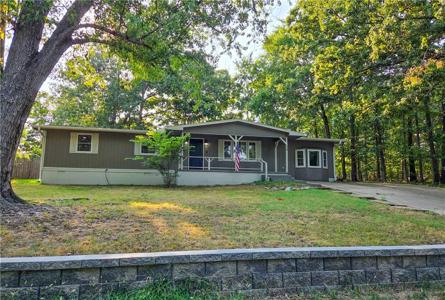 16 Amesbury Lane