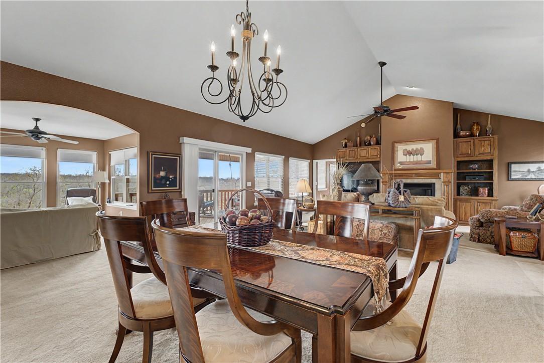 Image 4: Wonderful Dining Area with great views!