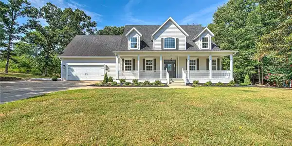 17 Sandhurst Drive