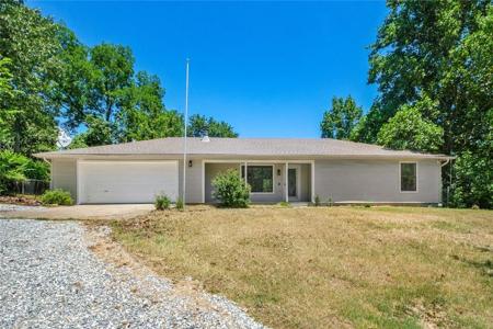 15654 Hickory Lane