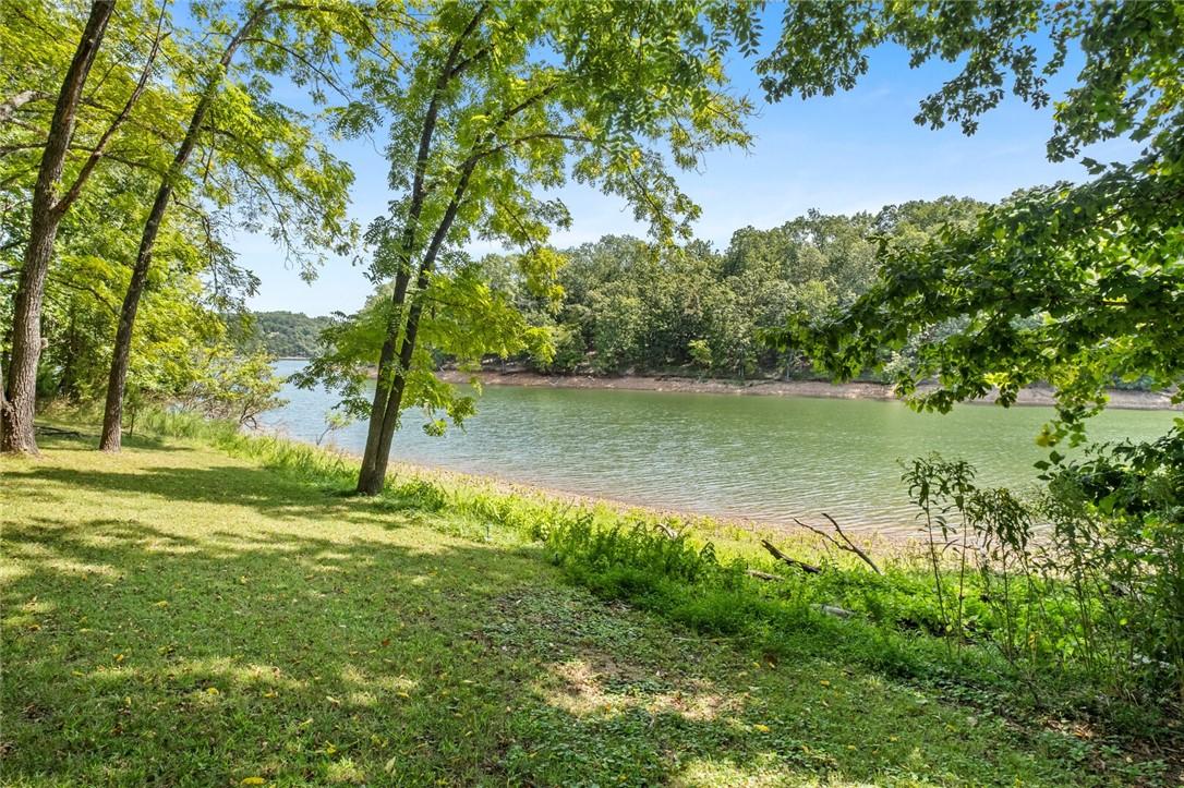 Image 3: Serene Shore right in the Backyard
