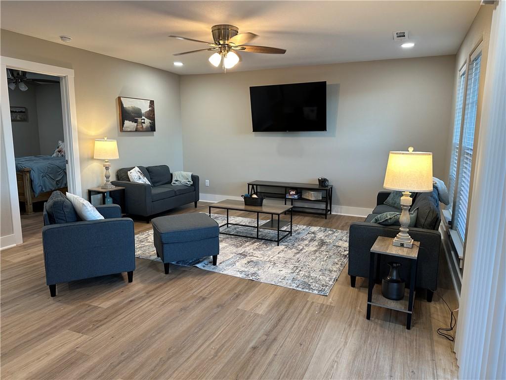Image 3: Upper living area