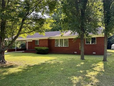 1350 S Lake Sequoyah Drive