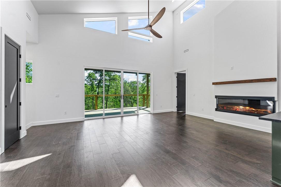 Image 2: Living room with 24 Foot Ceilings and a spectacula