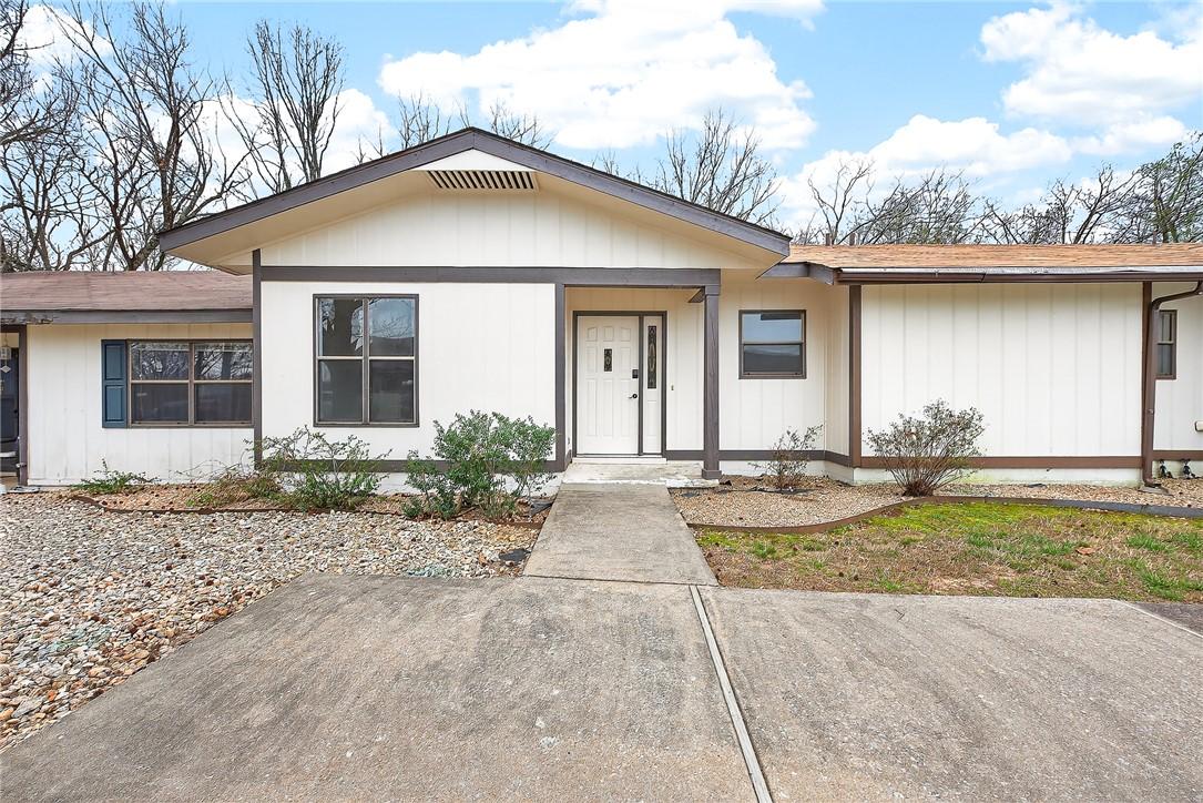 Image 1: Front Door View of 18 Eleanor Ln