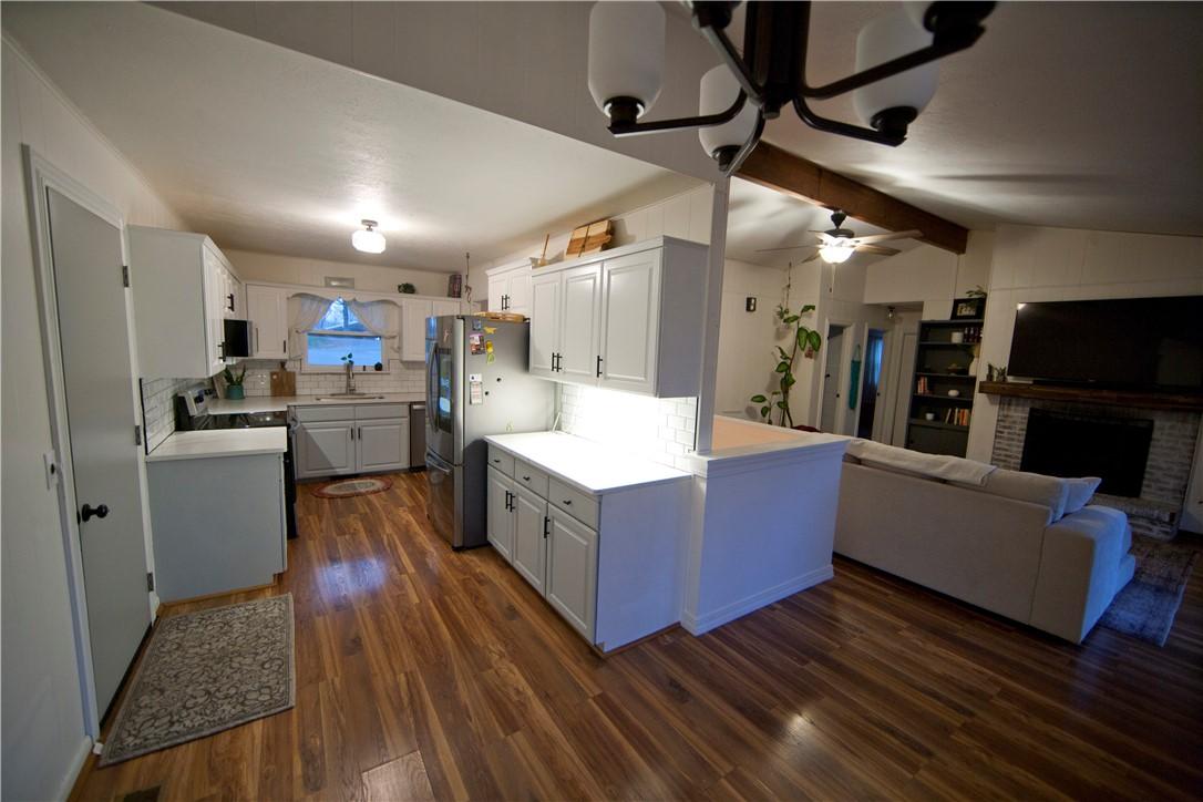 Image 2: Two tone kitchen with QUARTZ countertops, open flo