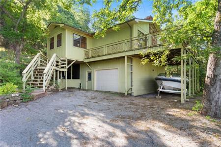 34 Leatherwood Drive