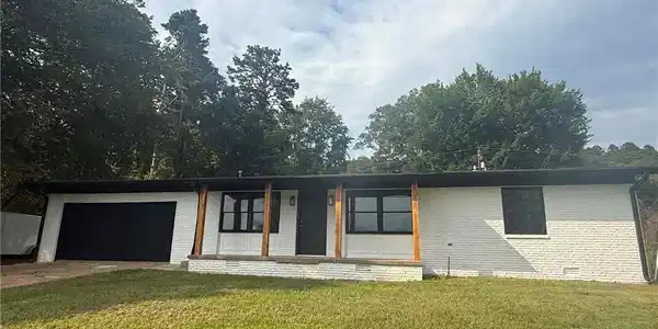 2106 Military Road
