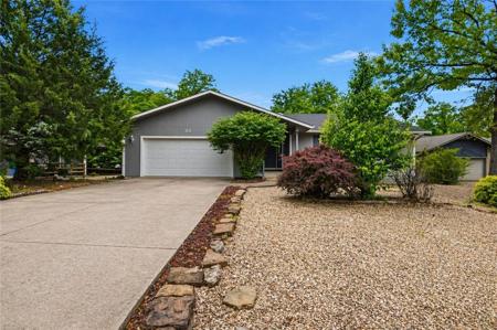 33 Farnham Drive