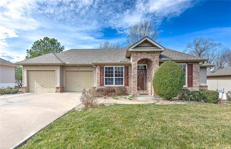 61 Highland Parkway