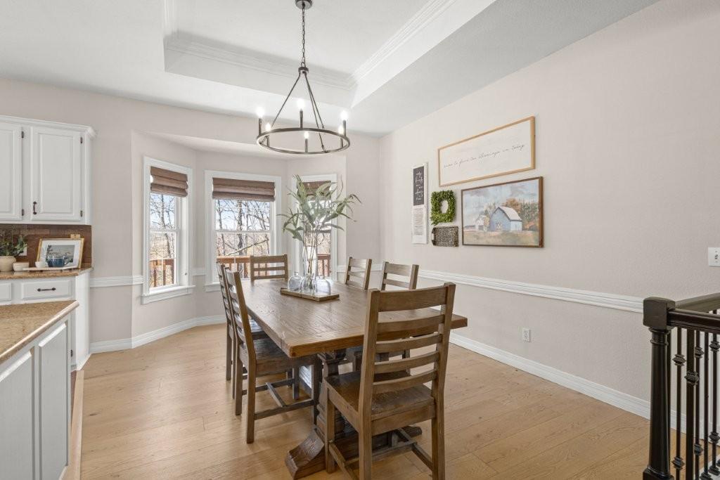 Image 2: Dinning area is great for your gathering table