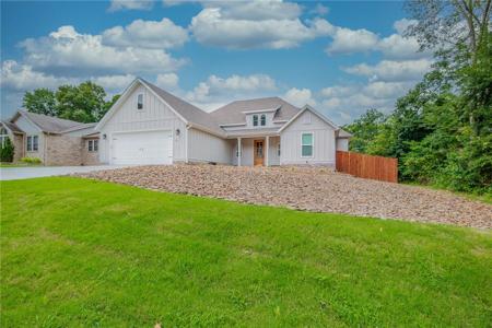 9 Clevedon Circle