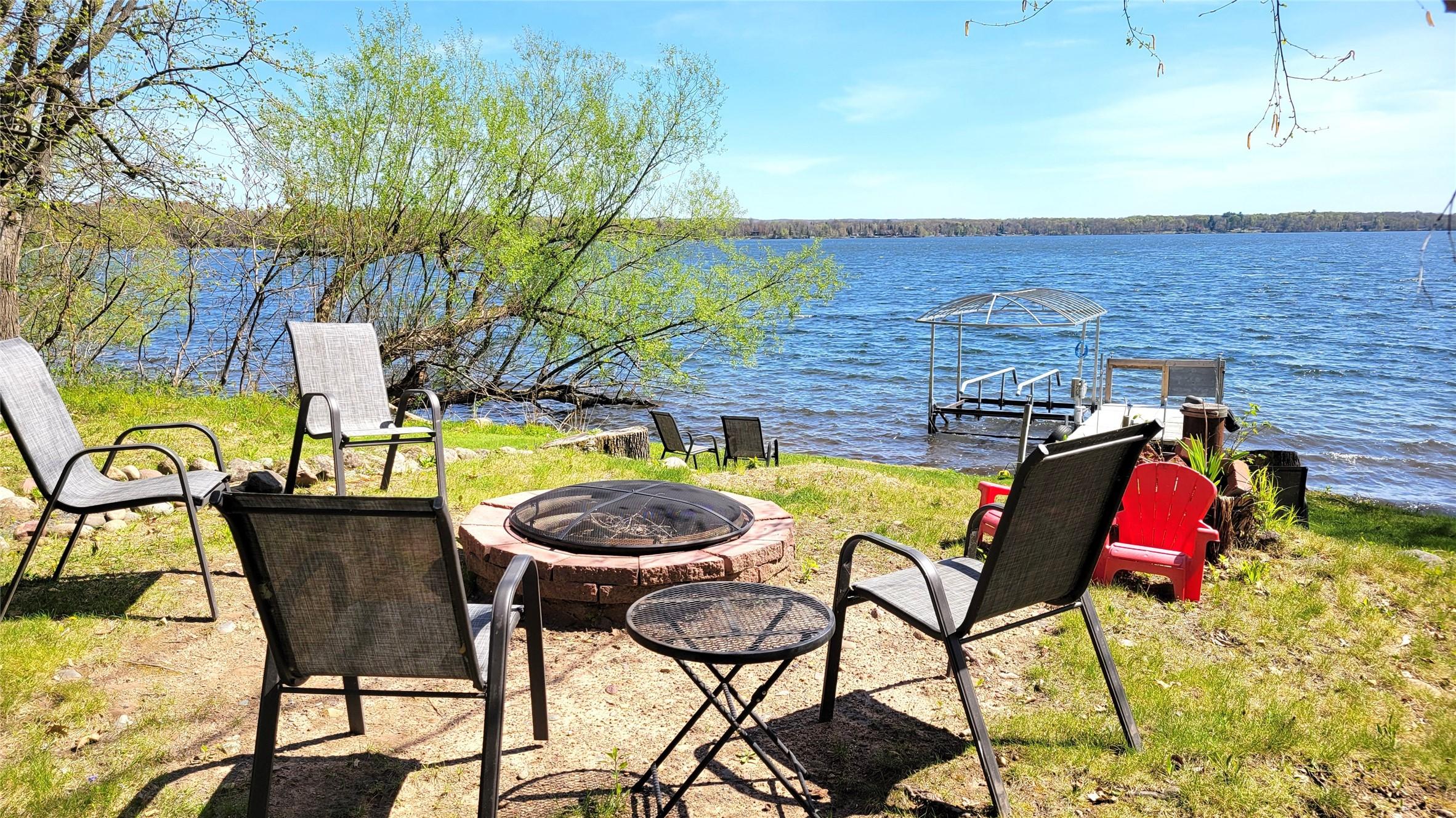 Image 2: Firepit overlooking lake