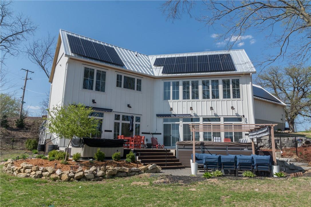 Image 1: Exterior of House, lake side