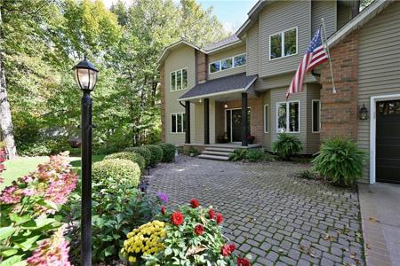 1516 E Orchard Beach Lane