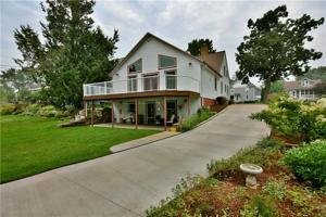 827 Lakeshore Drive