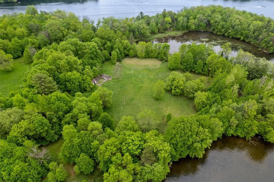 Image 1: Build your own sanctuary on this Island!