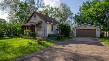 2220 Valley View Place