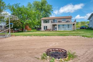 912 N Lake Drive