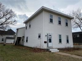 902 Main Street E