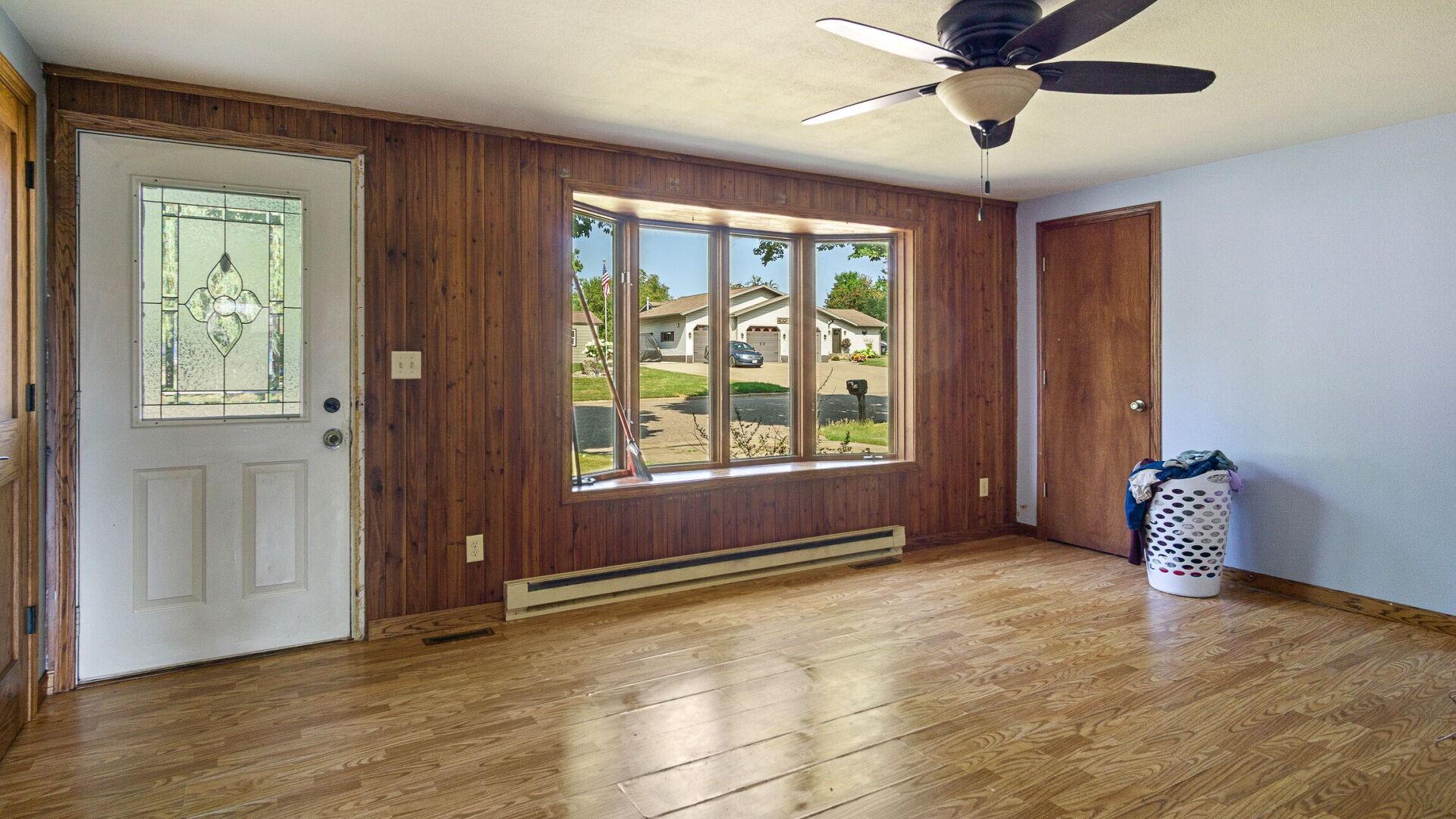 Image 3: Morning light pours through this bay window. Pictu