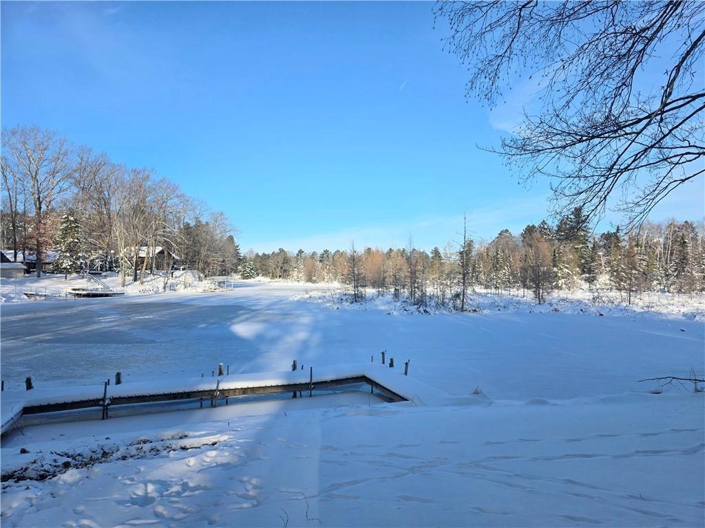 Image 2: Bog Bay is boatable around the loop with plenty of