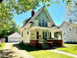 320 11th Street E