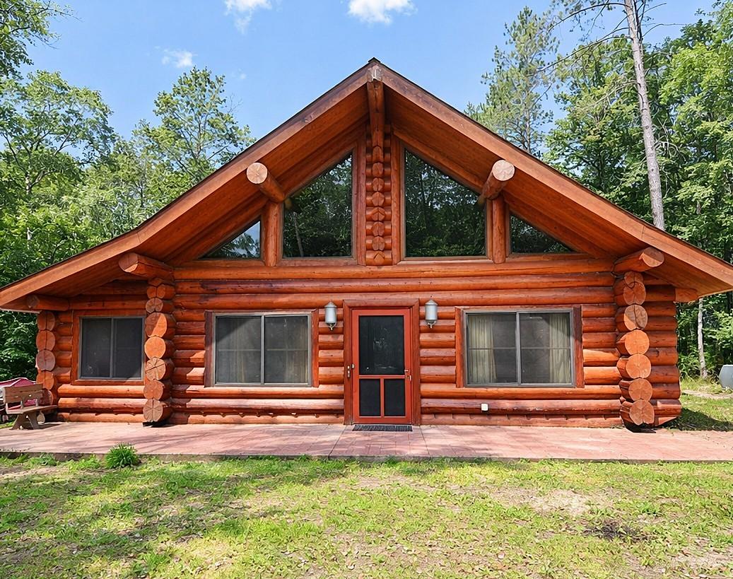 Image 1: A True Northwoods Retreat
