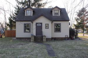 415 Center Street