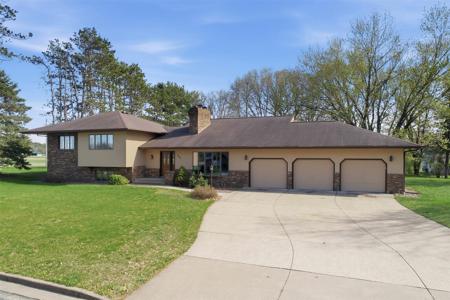 2932 Plum Tree Circle N