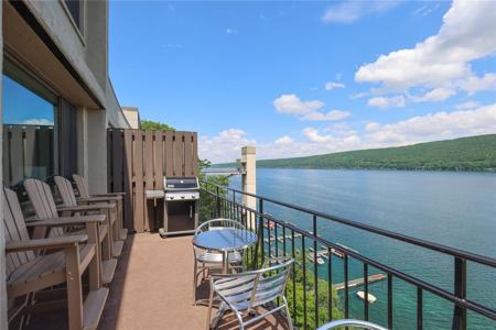 8 Cliffside Drive