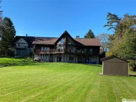 5104 W Lake Road