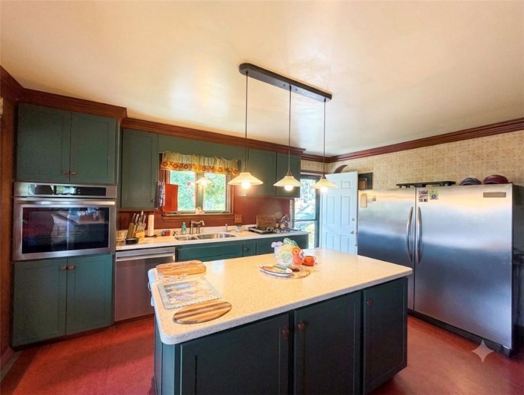 Image 3: Kitchen