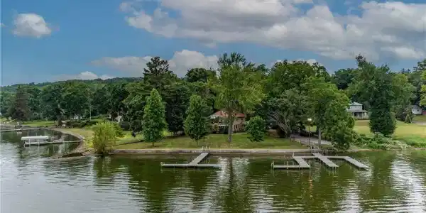 3239 Driftwood Road
