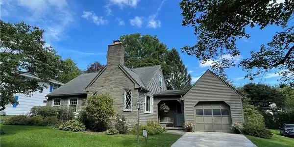 30 Lakeview Circle