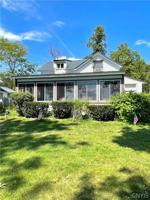 8 Hickory Point