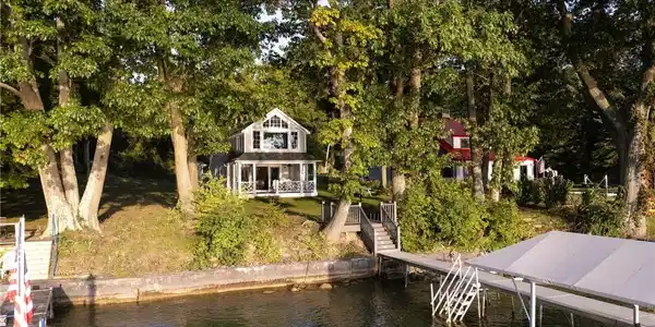 2763 E Lake Road