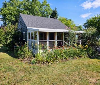 2721 W Lake Road